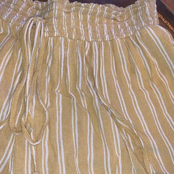 American Eagle Yellow Striped Flowy Shorts S - Picture 2 of 4